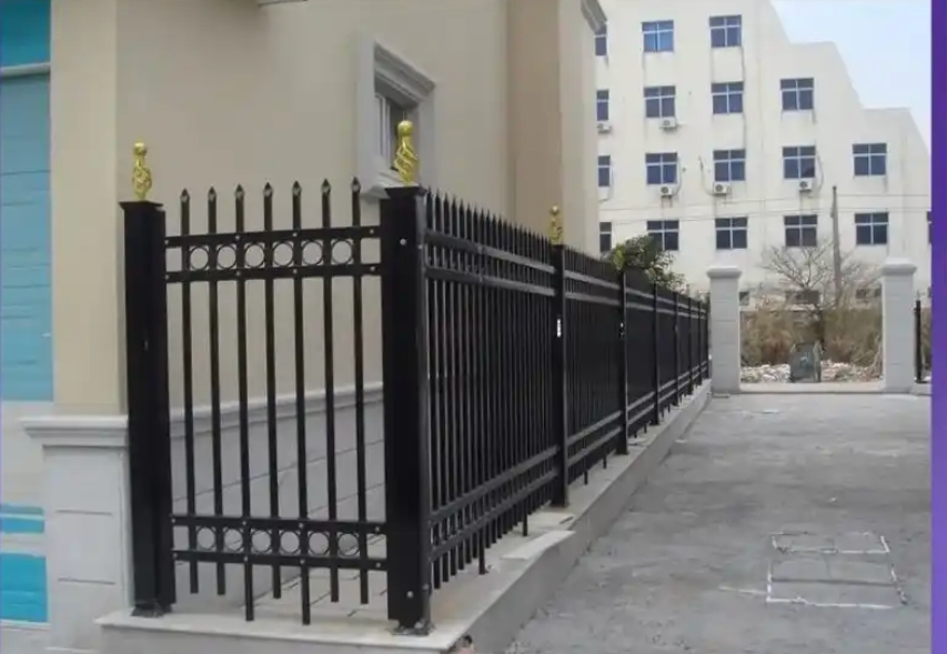 铁艺景观在旧工厂、厂房改造中，是被选用的常用景。