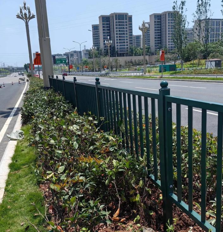 道路护栏 